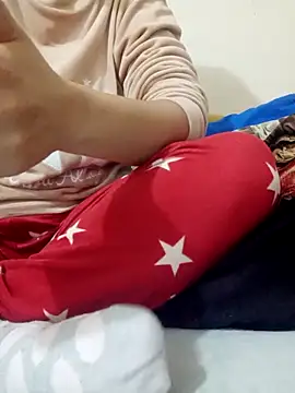 Snapshot of lolo890 chatting on 12-03-25, 12:25 lolo890 online show from 12-03-25, 12:25