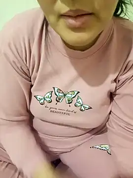 Snapshot of lolo890 chatting on 12-05-25, 12:14 lolo890 online show from 12-05-25, 12:14