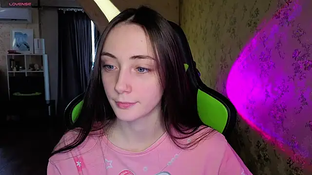 Snapshot of Lexi_Split chatting on 11-15-25, 06:11 Lexi Split online show from 11-15-25, 06:11