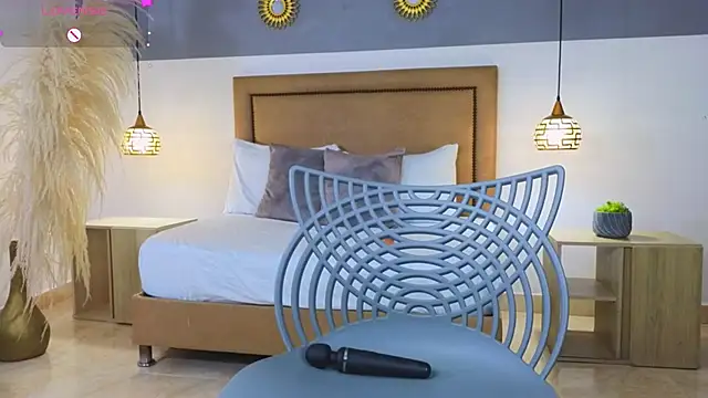 Snapshot of riley_sierra chatting on 02-08-25, 03:31 riley sierra online show from 02-08-25, 03:31