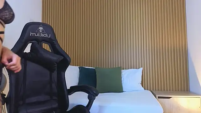 Snapshot of riley_sierra chatting on 02-12-25, 07:24 riley sierra online show from 02-12-25, 07:24