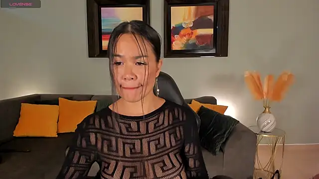 Snapshot of PuiYee chatting on 01-06-25, 09:32 PuiYee online show from 01-06-25, 09:32