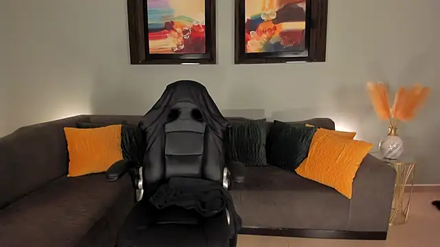 Snapshot of PuiYee chatting on 02-04-25, 04:50 PuiYee online show from 02-04-25, 04:50