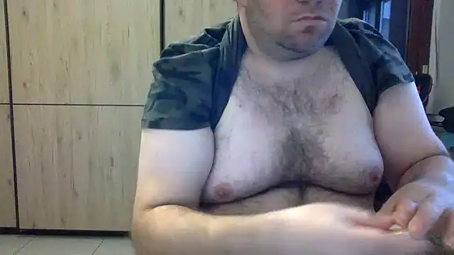 Snapshot of Cazzocollant chatting on 12-14-24, 03:15 Cazzocollant online show from 12-14-24, 03:15