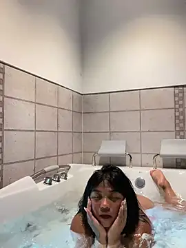 Emily restrepo online show from 01-03-25, 12:43