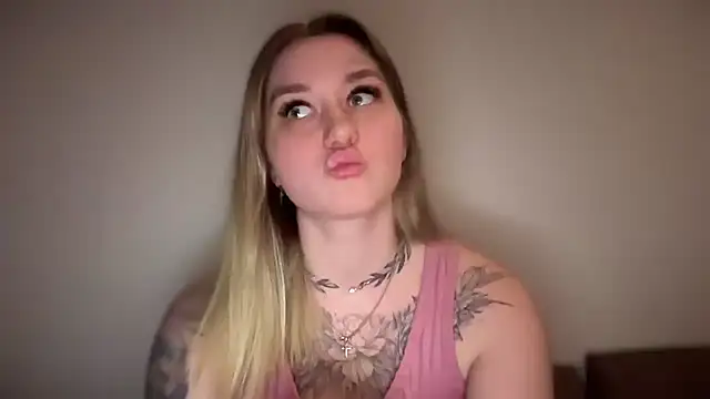 Snapshot of Isabel-Bailey chatting on 01-02-25, 10:33 Isabel-Bailey online show from 01-02-25, 10:33