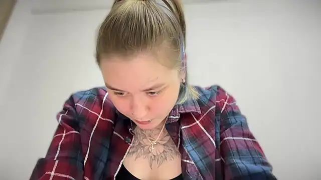 Snapshot of Isabel-Bailey chatting on 10-03-25, 09:01 Isabel-Bailey online show from 10-03-25, 09:01