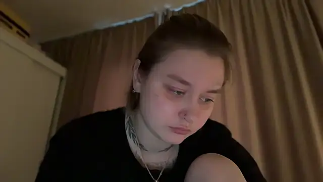 Snapshot of Isabel-Bailey chatting on 06-13-26, 09:02 Isabel-Bailey online show from 06-13-26, 09:02