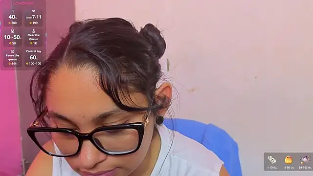 Snapshot of Cuteprincess21 chatting on 10-17-25, 11:40 Cuteprincess21 online show from 10-17-25, 11:40