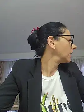 bruneta sexy23 online show from 05-17-26, 06:59