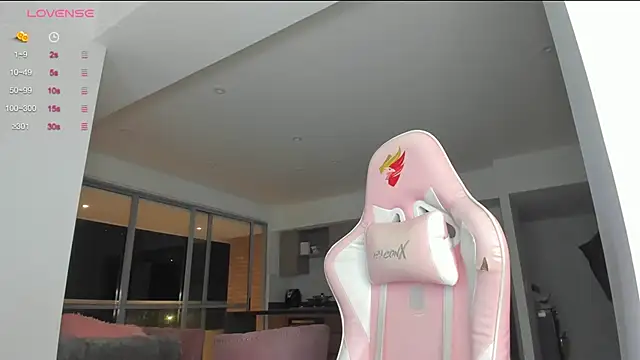 Snapshot of mia_yourmommy chatting on 01-22-25, 07:03 mia yourmommy online show from 01-22-25, 07:03