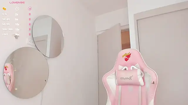 Snapshot of mia_yourmommy chatting on 03-21-25, 01:56 mia yourmommy online show from 03-21-25, 01:56