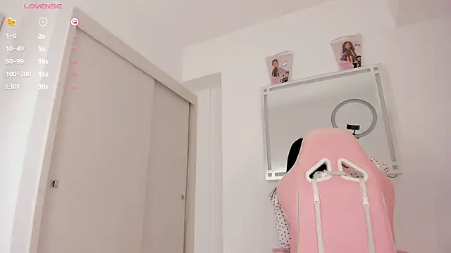 Snapshot of mia_yourmommy chatting on 09-10-25, 03:17 mia yourmommy online show from 09-10-25, 03:17