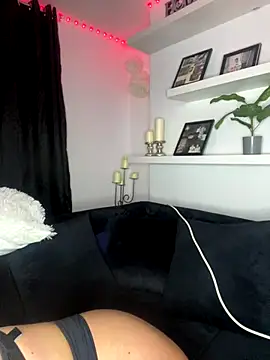 Snapshot of MissyLeeX chatting on 12-07-24, 04:36 MissyLeeX online show from 12-07-24, 04:36