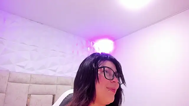 Snapshot of PauletteJ chatting on 11-29-25, 11:35 PauletteJ online show from 11-29-25, 11:35