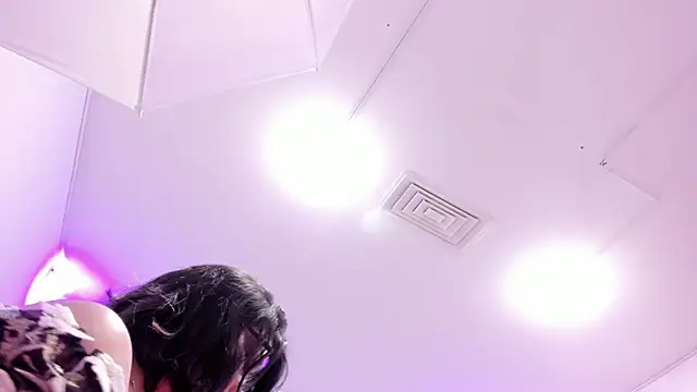 Snapshot of PauletteJ chatting on 12-03-25, 11:52 PauletteJ online show from 12-03-25, 11:52