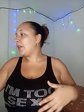 Snapshot of Miss-boobs chatting on 12-14-24, 08:29 Miss-boobs online show from 12-14-24, 08:29