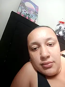 Snapshot of Miss-boobs chatting on 12-19-24, 07:51 Miss-boobs online show from 12-19-24, 07:51