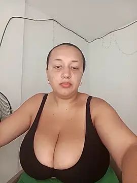 Snapshot of Miss-boobs chatting on 01-05-25, 04:27 Miss-boobs online show from 01-05-25, 04:27