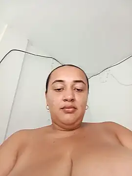 Snapshot of Miss-boobs chatting on 01-11-25, 08:32 Miss-boobs online show from 01-11-25, 08:32