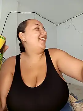 Snapshot of Miss-boobs chatting on 01-12-25, 05:33 Miss-boobs online show from 01-12-25, 05:33