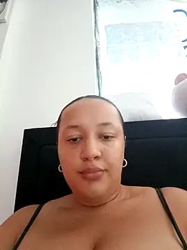 Snapshot of Miss-boobs chatting on 01-28-25, 03:57 Miss-boobs online show from 01-28-25, 03:57