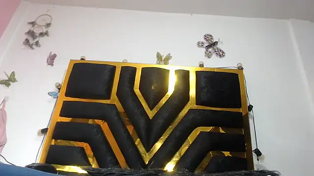 Helennahot online show from 10-18-25, 06:30