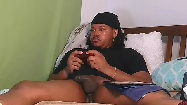 Carolinayoungin online show from 10-30-25, 07:03