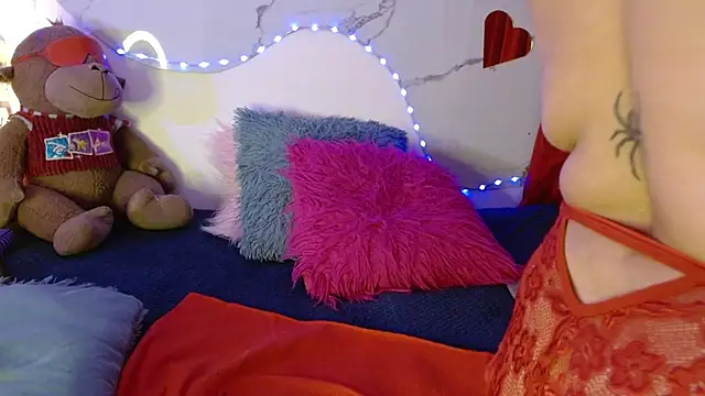 juanitared online show from 10-17-25, 12:01