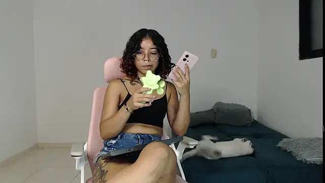 Putaku San online show from 12-30-24, 04:53