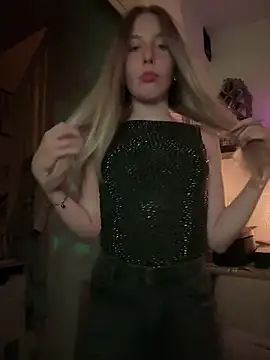 Snapshot of VeraSerephina chatting on 12-13-25, 08:25 VeraSerephina online show from 12-13-25, 08:25