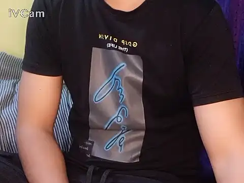 Snapshot of felix_dion chatting on 01-05-25, 04:14 felix dion online show from 01-05-25, 04:14