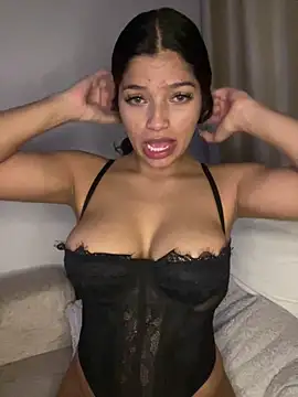 Snapshot of AgathaGeorgiou chatting on 11-07-25, 11:05 AgathaGeorgiou online show from 11-07-25, 11:05