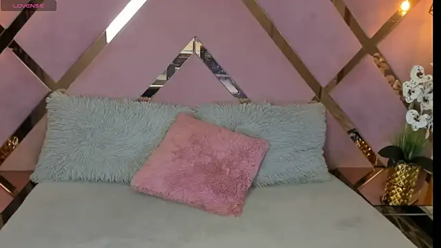 SHANONCLARK online show from 01-27-25, 07:03