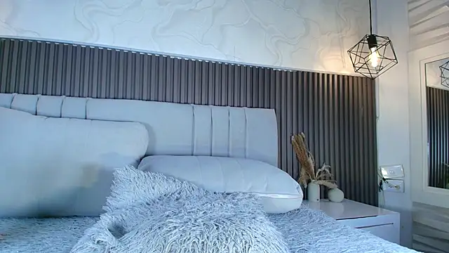 SHANONCLARK online show from 04-21-26, 01:42