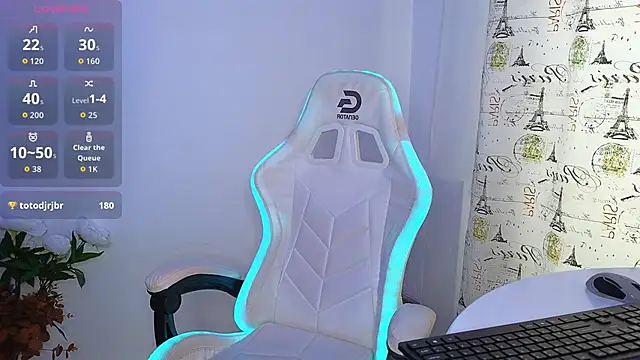 Snapshot of MileySin1111 chatting on 09-30-25, 01:05 MileySin1111 online show from 09-30-25, 01:05