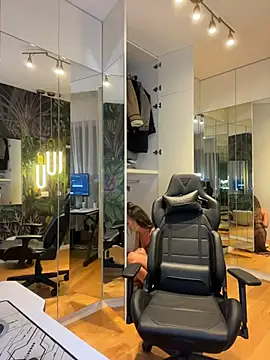 Snapshot of MileySin1111 chatting on 11-29-25, 03:26 MileySin1111 online show from 11-29-25, 03:26