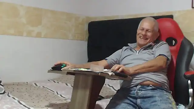 VALENTINO1983  online show from 10-11-25, 02:00