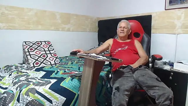 VALENTINO1983  online show from 11-06-25, 05:30