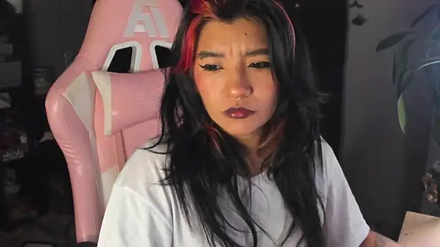 annie walker6 online show from 04-28-26, 03:11