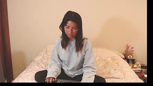 alice middlee online show from 10-07-25, 04:48