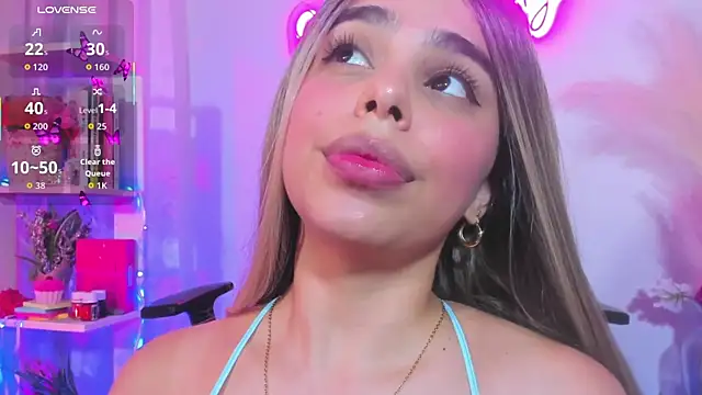 Snapshot of crisbell_lopez chatting on 12-17-25, 12:49 crisbell lopez online show from 12-17-25, 12:49