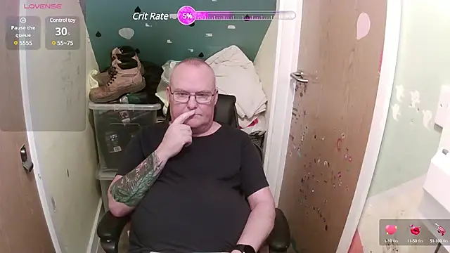 Snapshot of FriendlyDave chatting on 01-15-25, 10:27 FriendlyDave online show from 01-15-25, 10:27