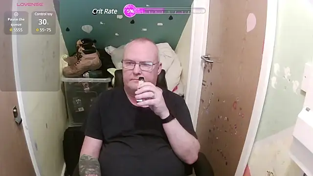 Snapshot of FriendlyDave chatting on 01-25-25, 10:19 FriendlyDave online show from 01-25-25, 10:19