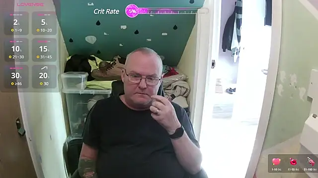 Snapshot of FriendlyDave chatting on 01-27-25, 12:48 FriendlyDave online show from 01-27-25, 12:48