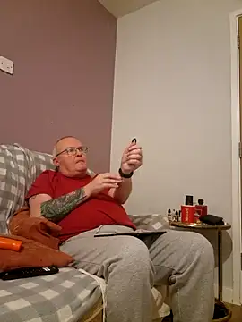 Snapshot of FriendlyDave chatting on 01-28-25, 10:01 FriendlyDave online show from 01-28-25, 10:01