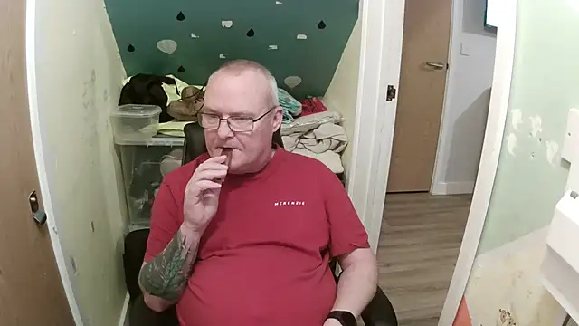 Snapshot of FriendlyDave chatting on 01-29-25, 07:11 FriendlyDave online show from 01-29-25, 07:11