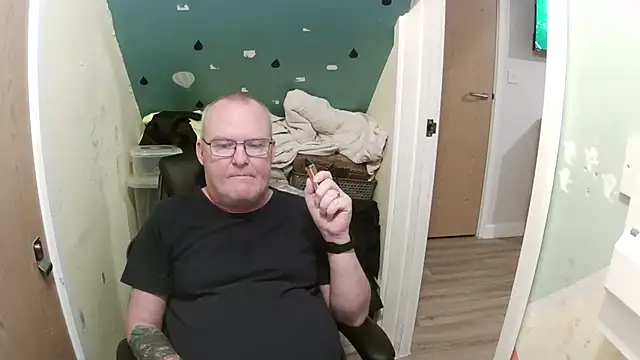 Snapshot of FriendlyDave chatting on 02-01-25, 07:02 FriendlyDave online show from 02-01-25, 07:02