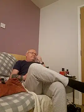 Snapshot of FriendlyDave chatting on 02-01-25, 11:06 FriendlyDave online show from 02-01-25, 11:06