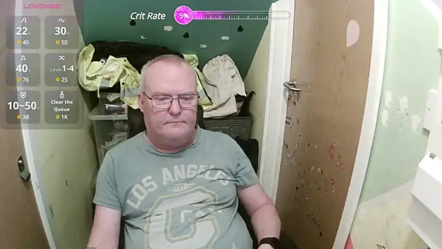 Snapshot of FriendlyDave chatting on 02-07-25, 08:22 FriendlyDave online show from 02-07-25, 08:22